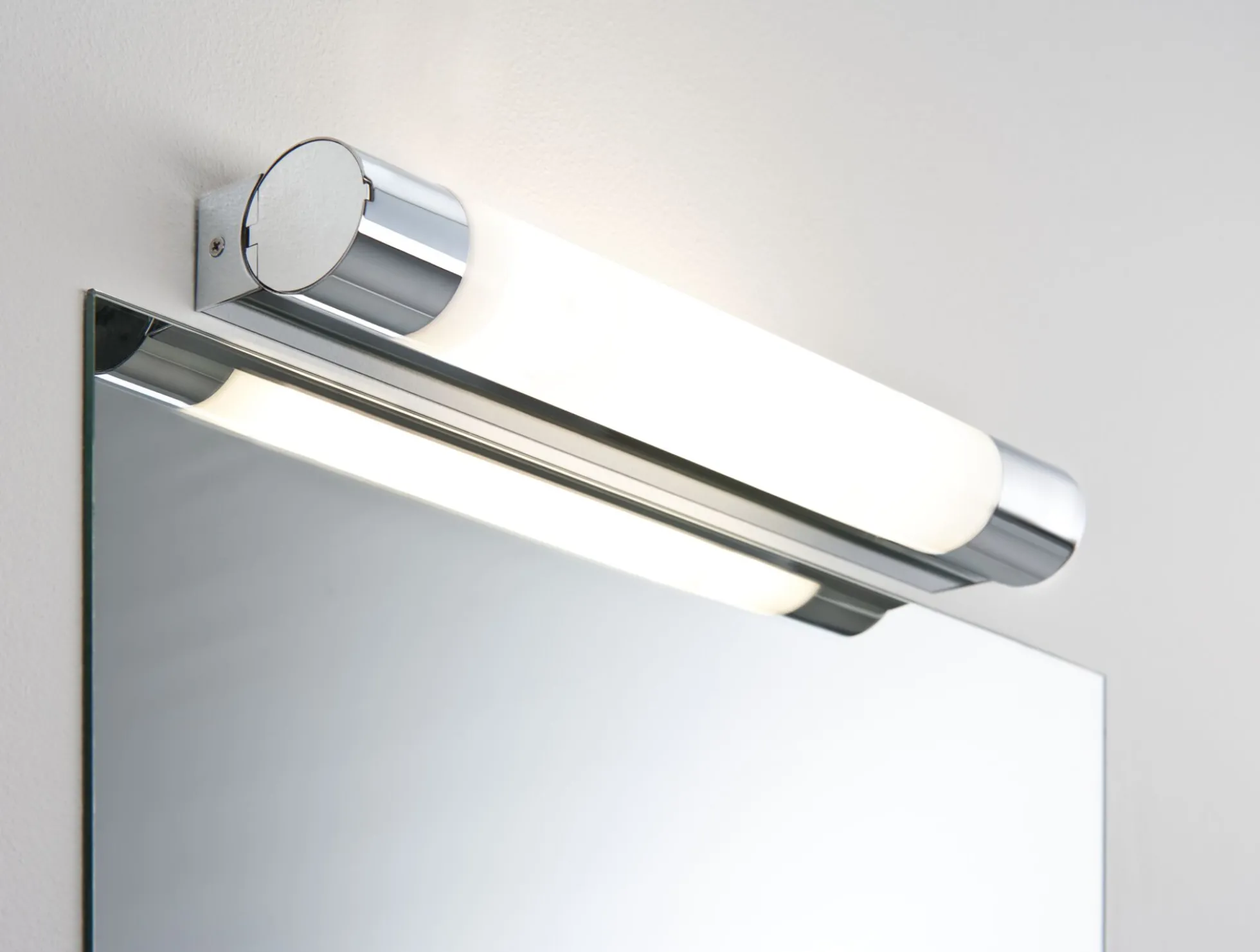 Selection Bathroom LED Spiegelleuchte - Orgon Steckdose